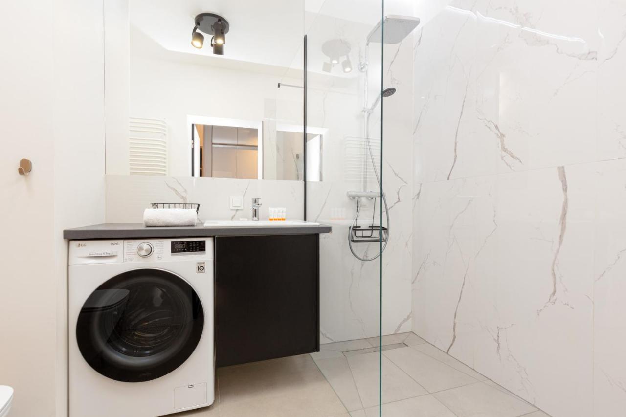 Atrium Promenada Apartments Goclaw By Noclegi Renters Varsovie Extérieur photo